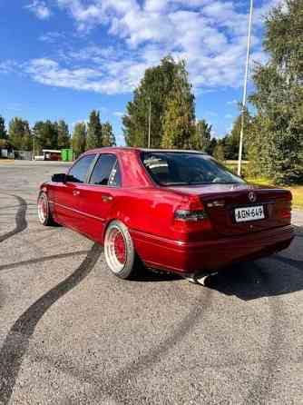 Mercedes-Benz 280 Kaavi