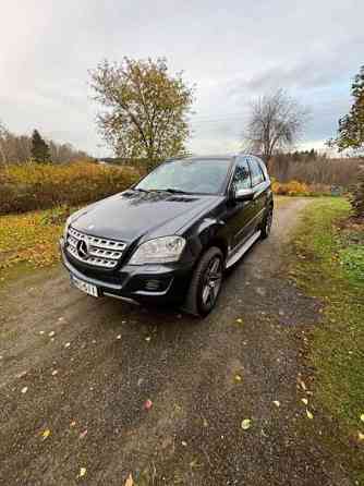 Mercedes-Benz ML Kruunupyy