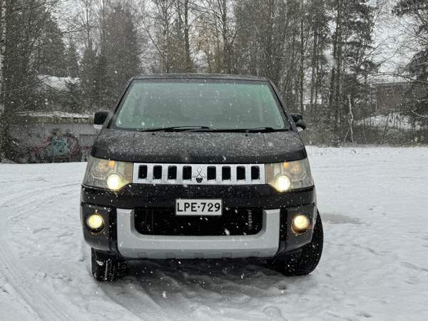 Mitsubishi Delica Kerava - photo 2