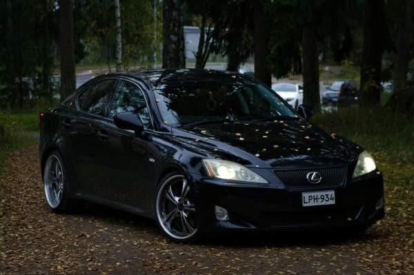 Lexus IS Nokia - valokuva 2