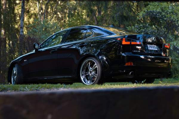 Lexus IS Nokia - valokuva 1