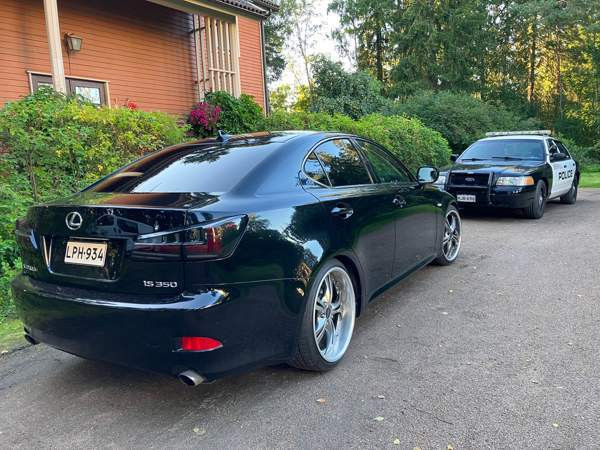 Lexus IS Nokia - valokuva 7