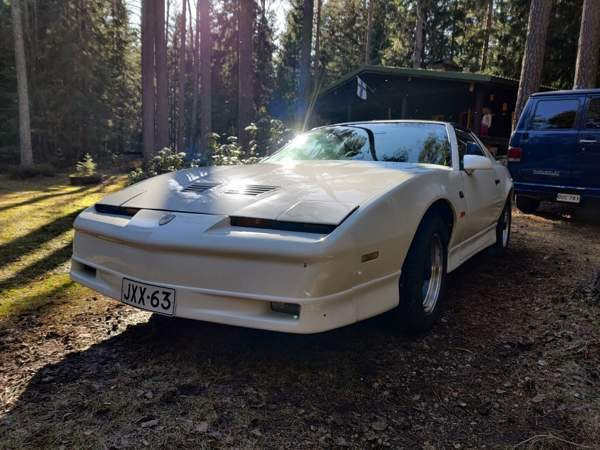 Pontiac Firebird Helsinki - valokuva 1