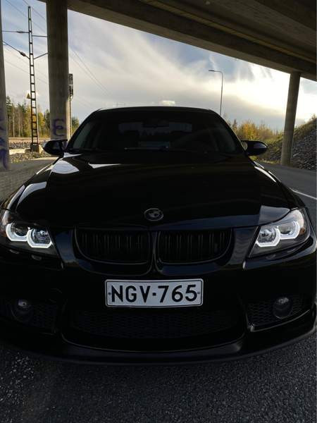 BMW 330 Сейняйоки - изображение 1