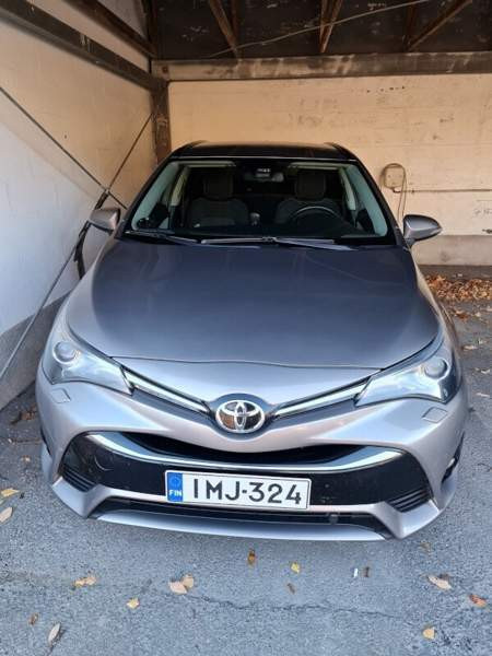 Toyota Avensis Vantaa - valokuva 3