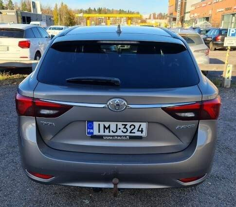 Toyota Avensis Vantaa - valokuva 8