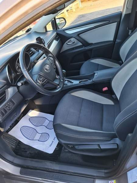 Toyota Avensis Vantaa - valokuva 4