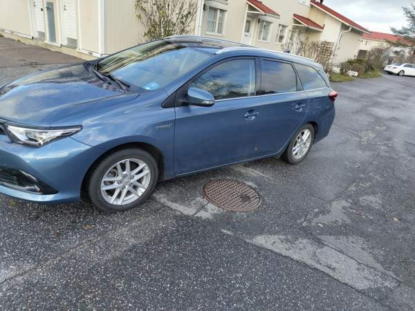 Toyota Auris Turtkul - valokuva 2