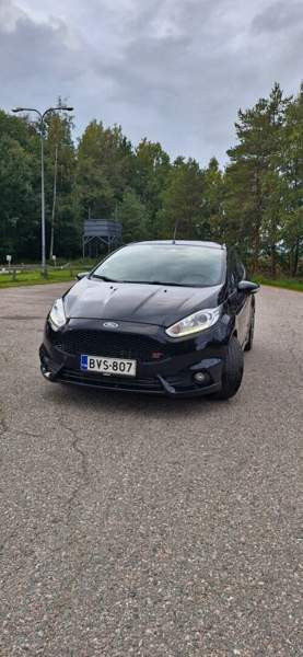 Ford Fiesta Espoo - valokuva 2