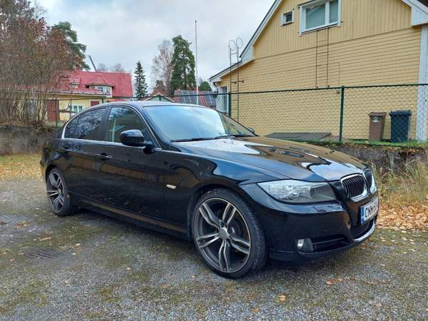BMW 330 Tampere - valokuva 1