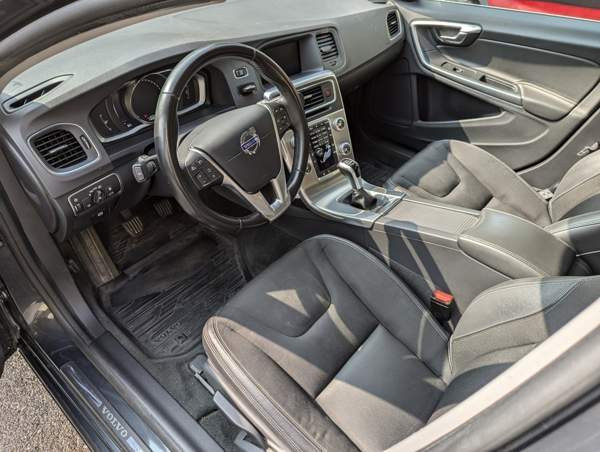 Volvo V60 Hafnarfjoerdur - valokuva 6