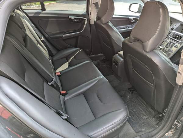 Volvo V60 Hafnarfjoerdur - valokuva 8