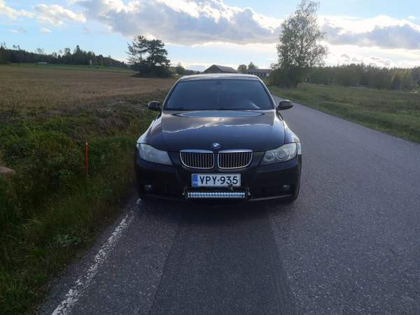 BMW 335 Sibbo - valokuva 8