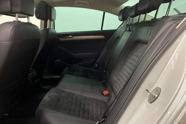 Volkswagen Passat Turtkul - valokuva 8