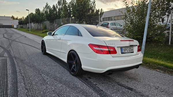 Mercedes-Benz E Siilinjärvi - valokuva 8