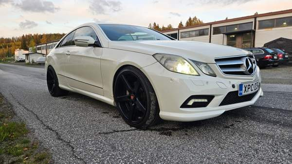Mercedes-Benz E Siilinjärvi - valokuva 3