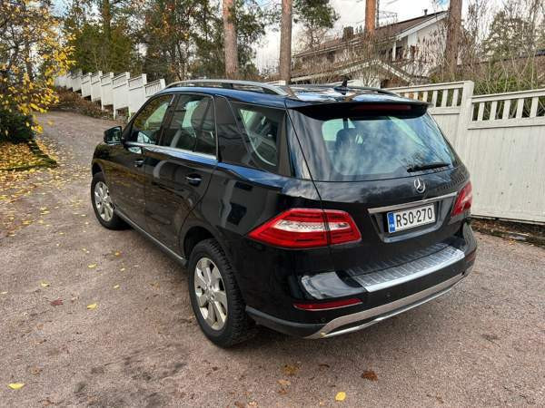 Mercedes-Benz ML Сейняйоки - изображение 4