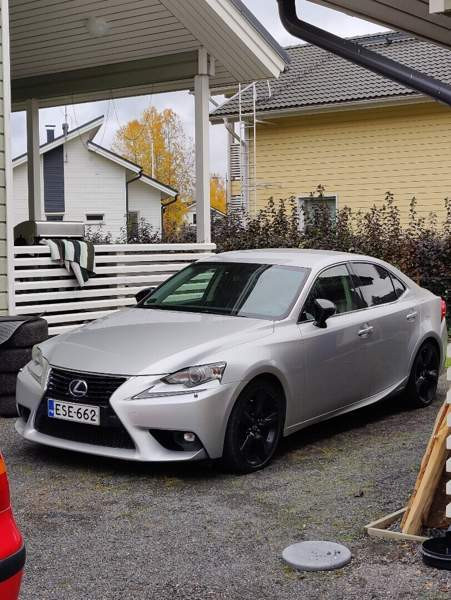 Lexus IS Jaervenpaeae – foto 2