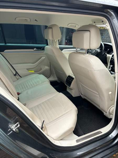 Volkswagen Passat Эспоо - изображение 8