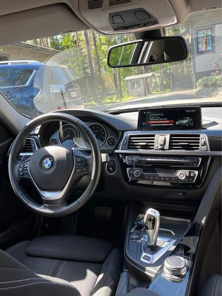 BMW 330 Hafnarfjoerdur - valokuva 4