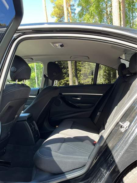 BMW 330 Hafnarfjoerdur - valokuva 6