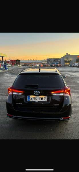 Toyota Auris Oulu - valokuva 1