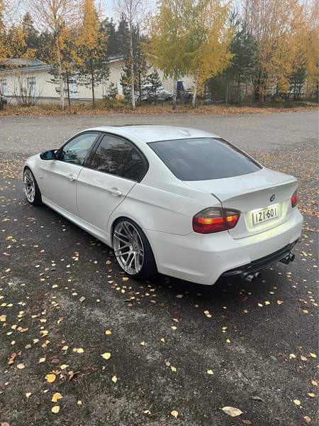 BMW 335 Vihti - valokuva 5