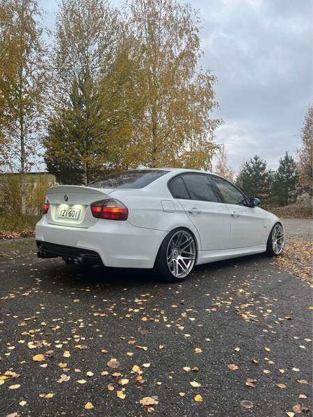 BMW 335 Vihti - valokuva 6