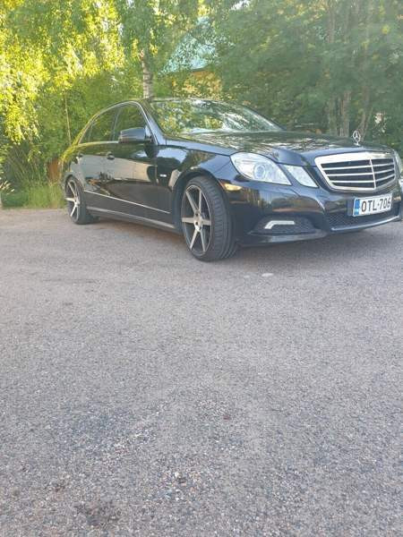 Mercedes-Benz E Riihimäki - valokuva 2
