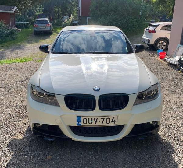 BMW 335 Vihti - valokuva 2