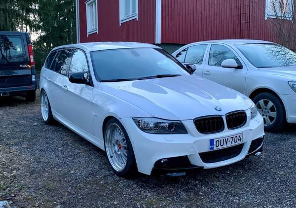 BMW 335 Vihti - valokuva 1