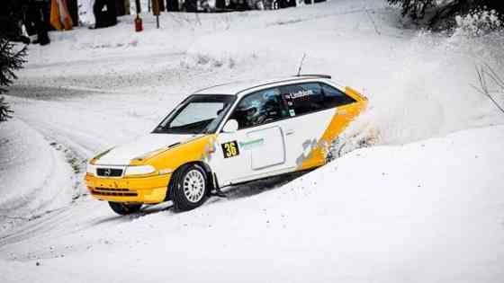 Opel Astra Maentsaelae