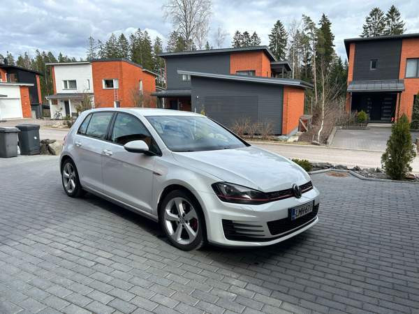 Volkswagen Golf Turtkul - valokuva 1