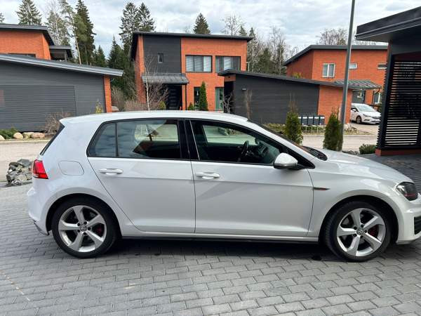 Volkswagen Golf Turtkul - valokuva 2