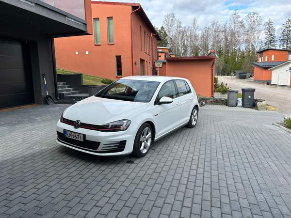 Volkswagen Golf Turtkul - valokuva 5