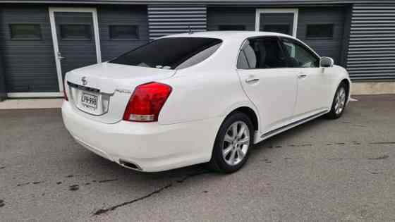 Toyota Crown Хямеэнлинна