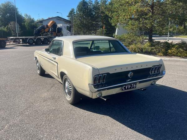 Ford Mustang Вантаа - изображение 3