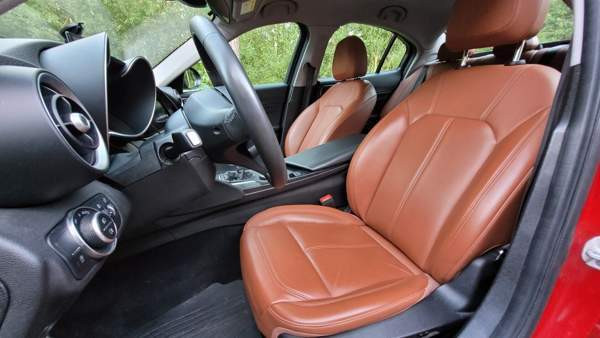 Alfa Romeo Giulia Laensi-Turunmaa - valokuva 1