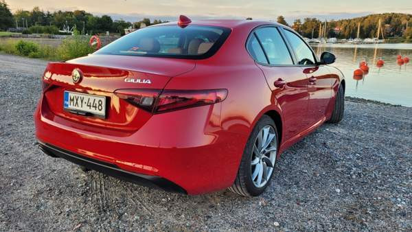 Alfa Romeo Giulia Laensi-Turunmaa - valokuva 4