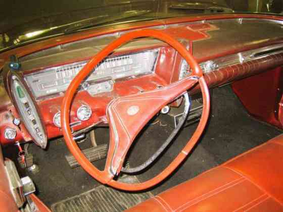 Chrysler Imperial Миккели