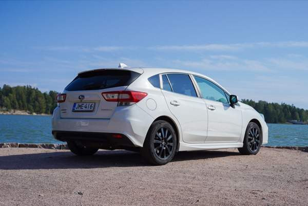 Subaru Impreza Helsinki - valokuva 1