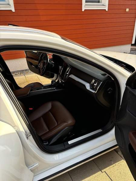 Volvo V60 Ulvila - valokuva 8