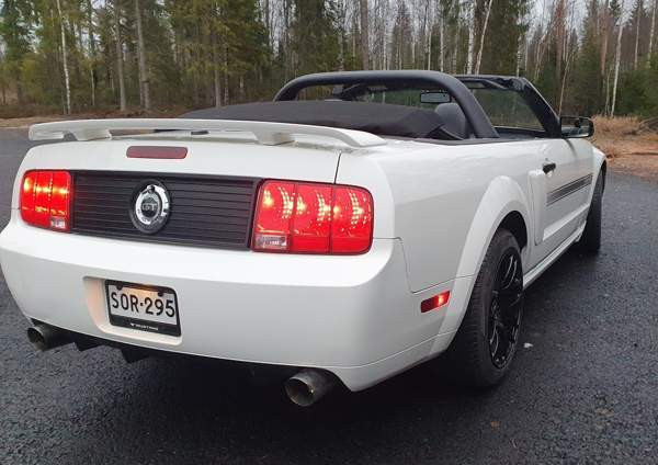 Ford Mustang Oulu - valokuva 4