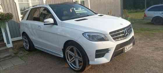 Mercedes-Benz ML Kaavi