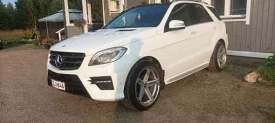 Mercedes-Benz ML Kaavi