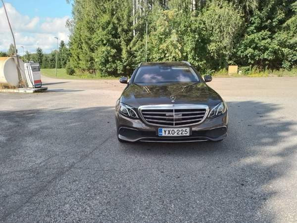 Mercedes-Benz 220 Huittinen - изображение 1