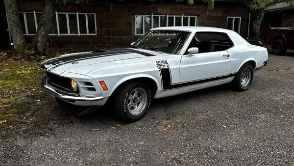 Ford Mustang Lohja - valokuva 1