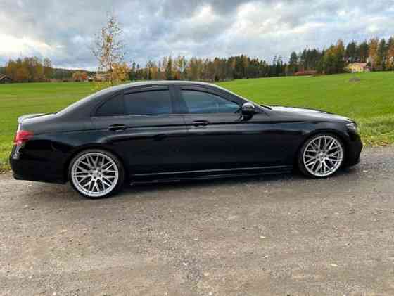 Mercedes-Benz E Rautalampi