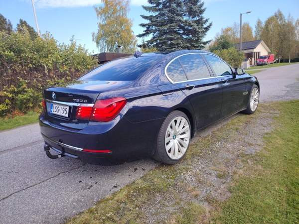 BMW 730 Glebychevo - valokuva 2