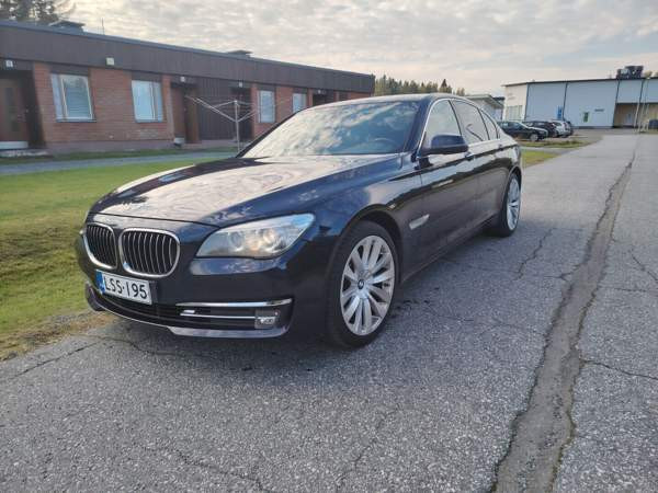 BMW 730 Glebychevo - valokuva 4